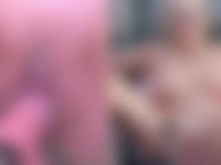 Fit Cougar's Live Sex Cam Show