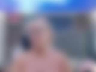 Fit Cougar's Live Sex Cam Show