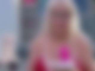 Fit Cougar's Live Sex Cam Show