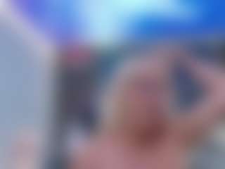 Fit Cougar's Live Sex Cam Show