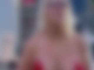 Fit Cougar's Live Sex Cam Show