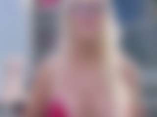 Fit Cougar's Live Sex Cam Show