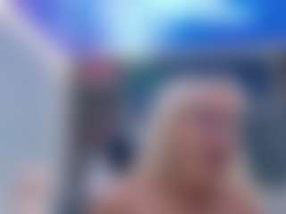Fit Cougar's Live Sex Cam Show