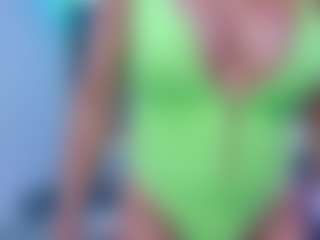 Live cam show with Fit Cougar - Bedroom Mature on crypto-cams