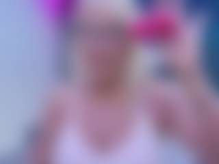 Live cam show with Fit Cougar - Old on TastyBlacksLive