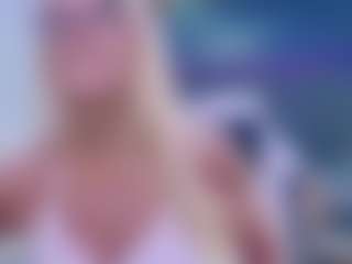 Live cam show with Fit Cougar - Old on makecum.org