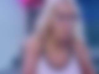 Live cam show with Fit Cougar - Cougar on Adult Interactions