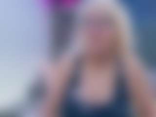 Live cam show with Fit Cougar - Cougar on fapnchat