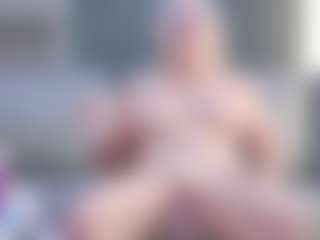 Live cam show with Fit Cougar - Granny Dildo on livesuperchat.net