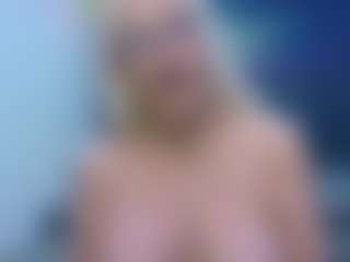 Show de cam en vivo con Fit Cougar - Granny Dildo en Camsoda