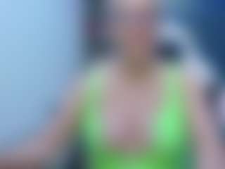 Live cam show with Fit Cougar - Cougar on Hubzter Live