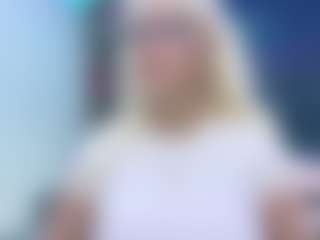 Live cam show with Fit Cougar - Granny Blonde Hair on Strip Flash - Live Sex Shows