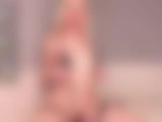 Live cam show with MilaSweeet - Athletic on Stripli.com