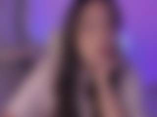 Live cam show with Bubble-gum - Shaved Pussy on Camsoda