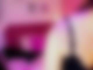 Ezzie-Freckless Live-Sex-Cam-Show