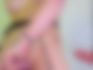 Live cam show with Scarlett-taylor07 - Smoking on Camsoda