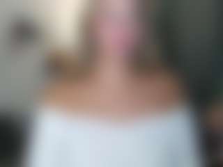 Live cam show with MilkyBunny - Grey Eyes on Camming Site