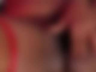 Live cam show with Reina - Bedroom MILF on instabang