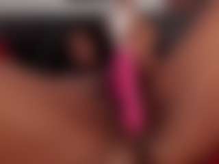 Live cam show with Reina - Ebony Amateur on Camsoda