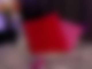 Live cam show with Reina - Camel Toe on TeamSkeetLive