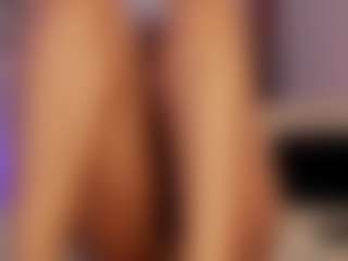 Show live cam dengan Reina - Black MILF di Camsoda