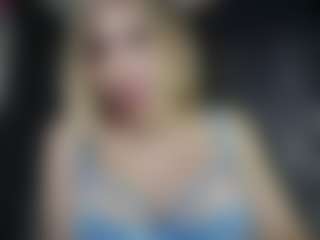 Live cam show with Andrea Montoya - Implants on CamClone