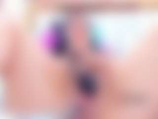 Live cam show with RileySweet - Normal on boobsie.com