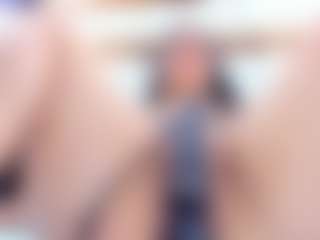 Live cam show with RileySweet - Living Room on nudelive.tv