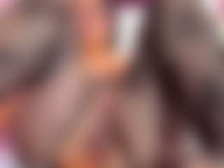 Live cam show with RileySweet - Living Room on Camsoda
