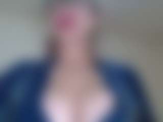 Live cam show with Milfcamila - Mature on CamwithHer