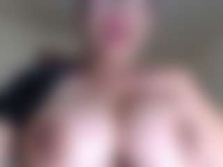 Milfcamila's Live Sex Cam Show