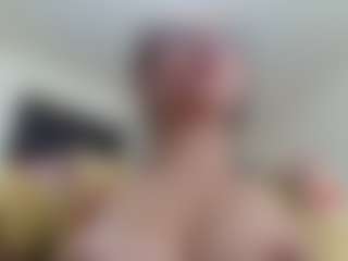 Milfcamila MILF webcam performer live streaming