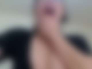 Milfcamila's Live Sex Cam Show