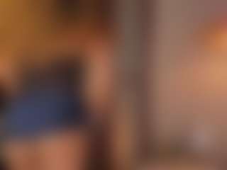 Live cam show with Nayahh - Brown Eyes on TeamSkeetLive
