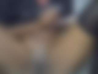 Live cam show with queentalia - Ebony Petite on intimatelivegirls.com