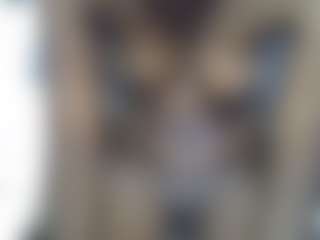 Live cam show with queentalia - Black Petite on liverealitysex.com
