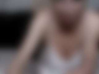 Live cam show with AmberHotQueen - Mature on friskycurves.com