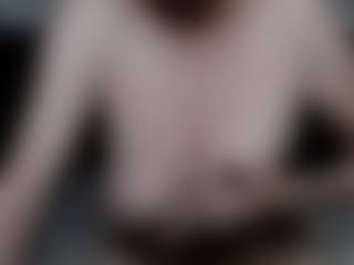 Live cam show with AmberHotQueen - Middle Aged on CamSextacy