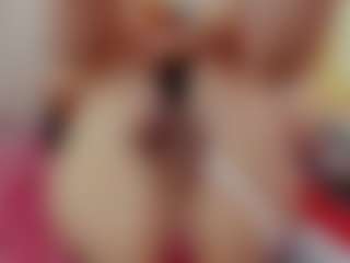 Mia-Thompson-1's Live Sex Cam Show