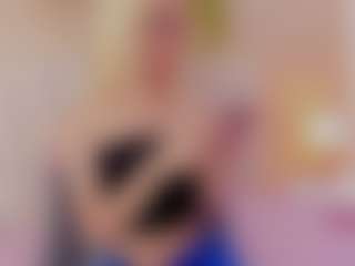 Live cam show with Mia-Thompson-1 - Smoking on CamClone