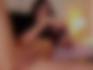 Mia-Thompson-1's Live Sex Cam Show