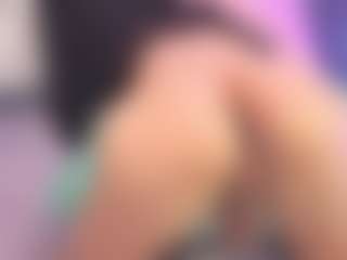 Live cam show with Mia-Thompson-1 - Black Hair on Camsoda