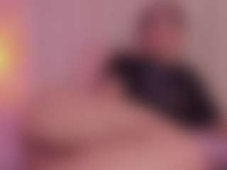 Mia-Thompson-1's Live Sex Cam Show