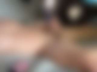 Live cam show with suckitandseee - Average on Fling VIP Chat