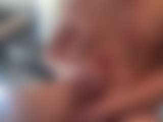 Live cam show with suckitandseee - Beardy on xDating