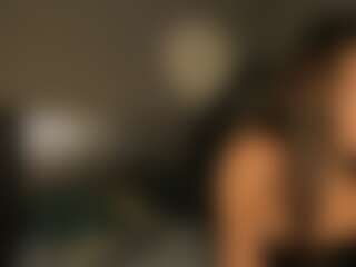 EmilyBelton's Live Sex Cam Show