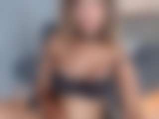 Live cam show with EylinMontana - Milk on livesuperchat.net