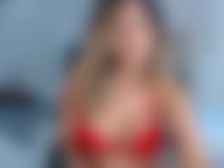 Live cam show with EylinMontana - Milk on StripNow
