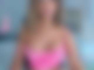 Live cam show with EylinMontana - Milk on Camsoda