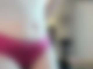 Live cam show with TawneyDarling - Dominant on Big Tits